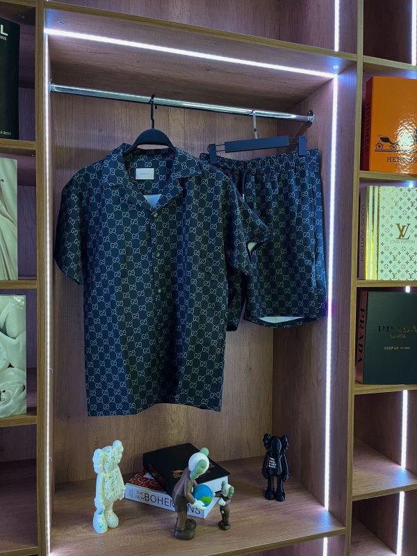 Gucci Erkek Gri Takım Premium 2025
