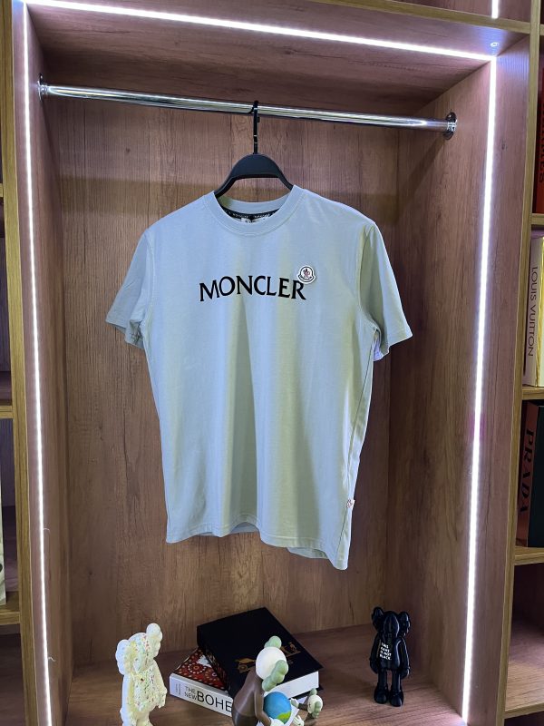 Moncler Erkek Gri T-Shirt Premium 2025